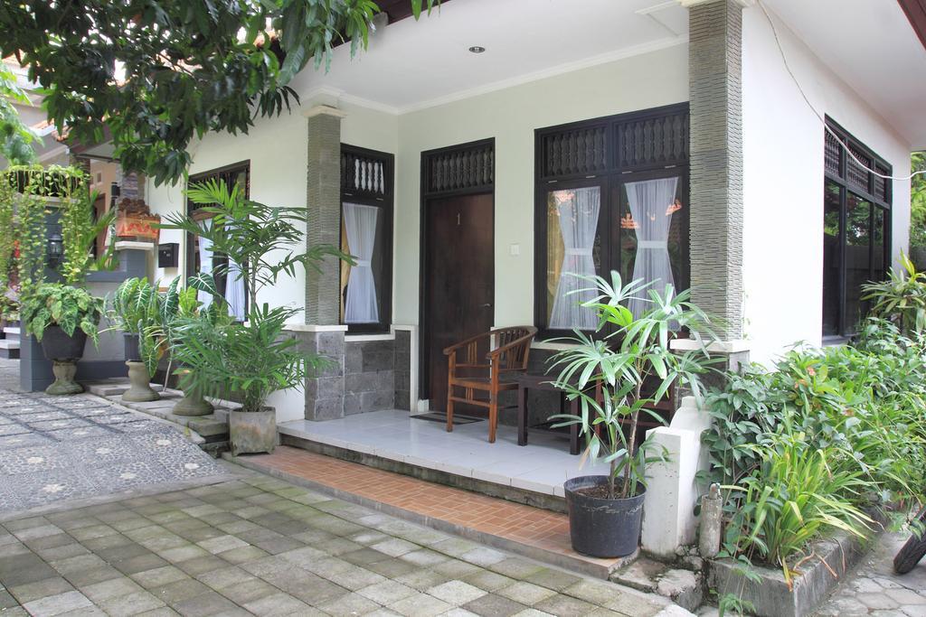 Cinthya Guest House Legian Habitación foto